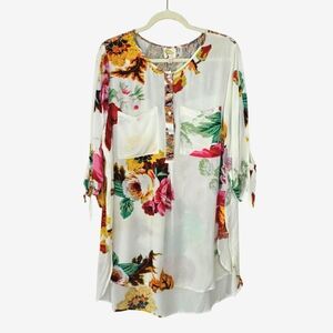Anthropologie Fig & Flower
White Floral 1/2 Sleeve Hi-Low
Hem Tunic Top Size 1X